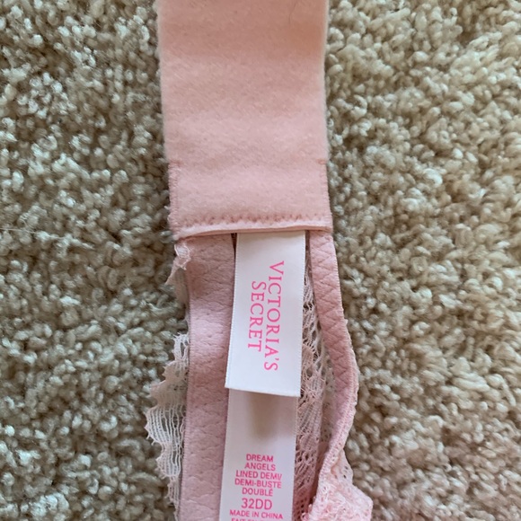 Victoria Secret Lightly Padded Bra - Picture 4 of 4